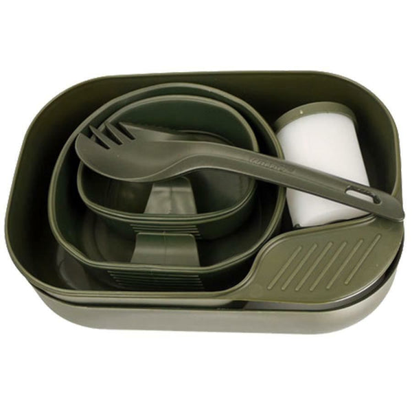Marke Swedish Wildo Camp a Box Olivgrün Camping Set Teller Tassen Göffel Outdoor