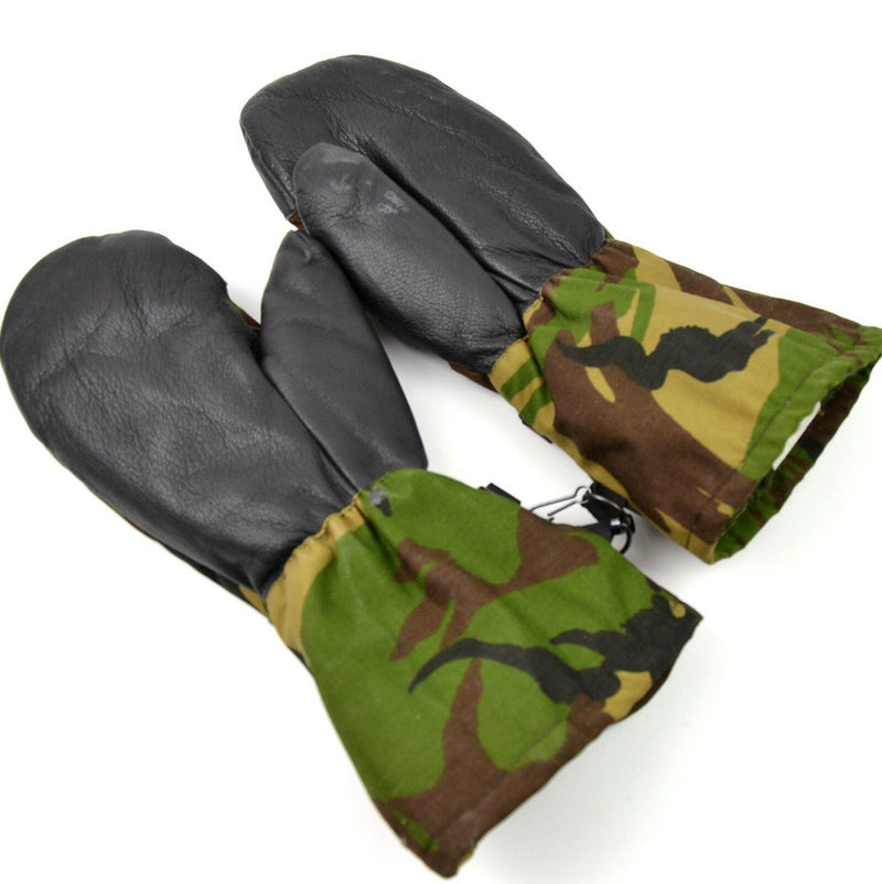 Originale DPM-Fäustlinge mit Waldtarnmuster der niederländischen Armee. Niederländische Militärhandschuhe