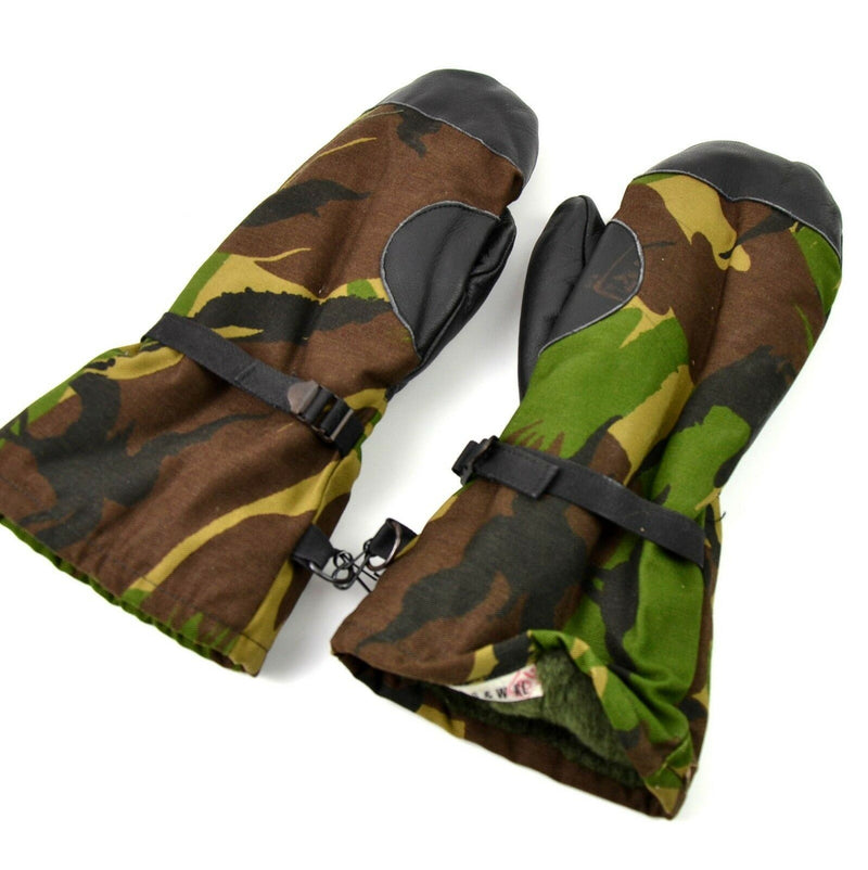 Originale DPM-Fäustlinge mit Waldtarnmuster der niederländischen Armee. Niederländische Militärhandschuhe