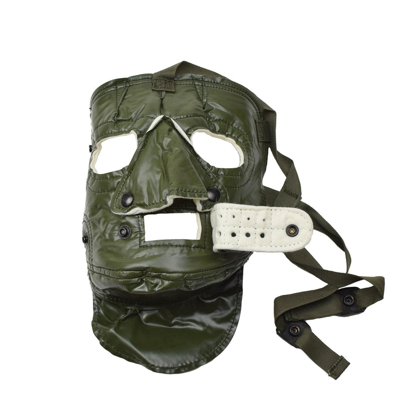 Neue Gesichtsmaske der US-Armee für kaltes Wetter. Gruselige, gruselige Militärmaske. Grüne US-Maske