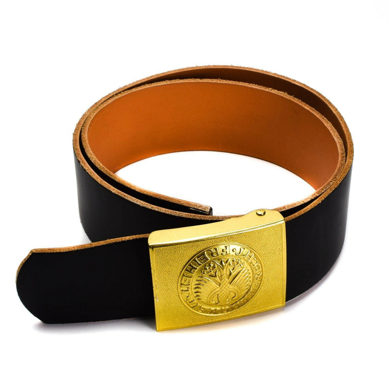 Originale Militärhose aus schwarzem Leder mit Gürtel der deutschen Marine
