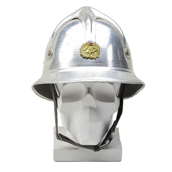 Original Jugoslawien Militär grau Aluminium Feuerwehrhelm rot Startabzeichen Armee