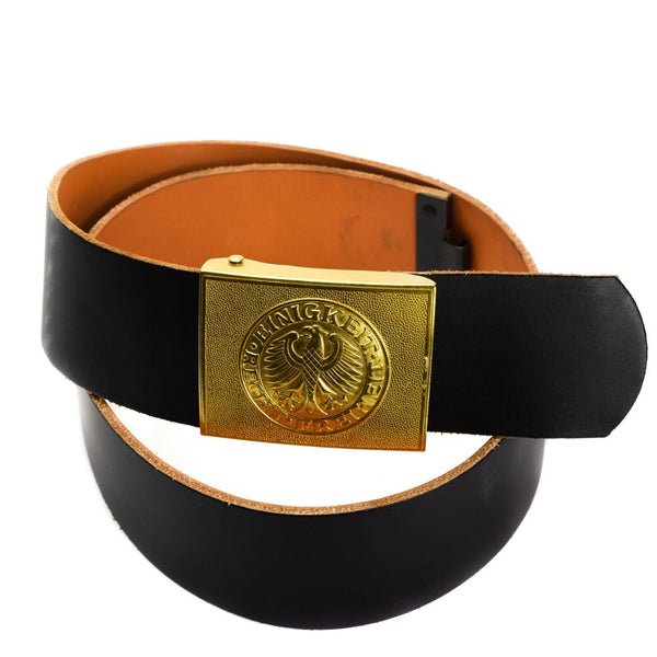 Originale Militärhose aus schwarzem Leder mit Gürtel der deutschen Marine