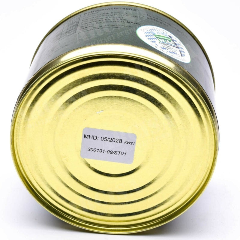 Bottom view of a 400g emergency ration canned bean stew with bacon showing expiry date and batch code.