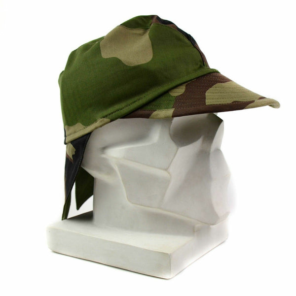 Echte französische Kampfmütze der französischen Armee, Schwalbenschwanzmütze, CCE-Tarnung, mit Nackenklappe