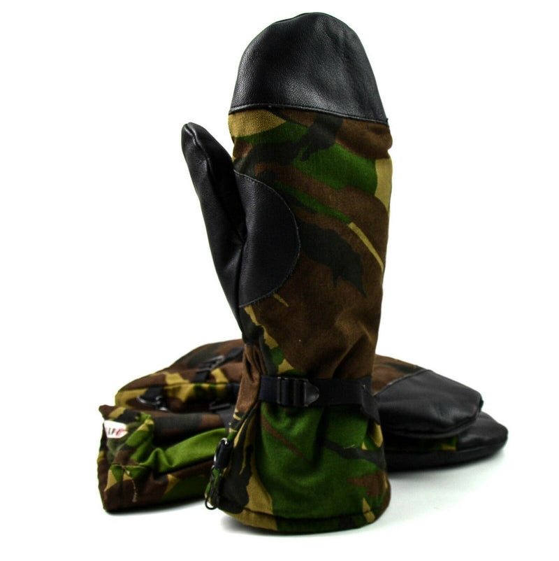 Originale DPM-Fäustlinge mit Waldtarnmuster der niederländischen Armee. Niederländische Militärhandschuhe