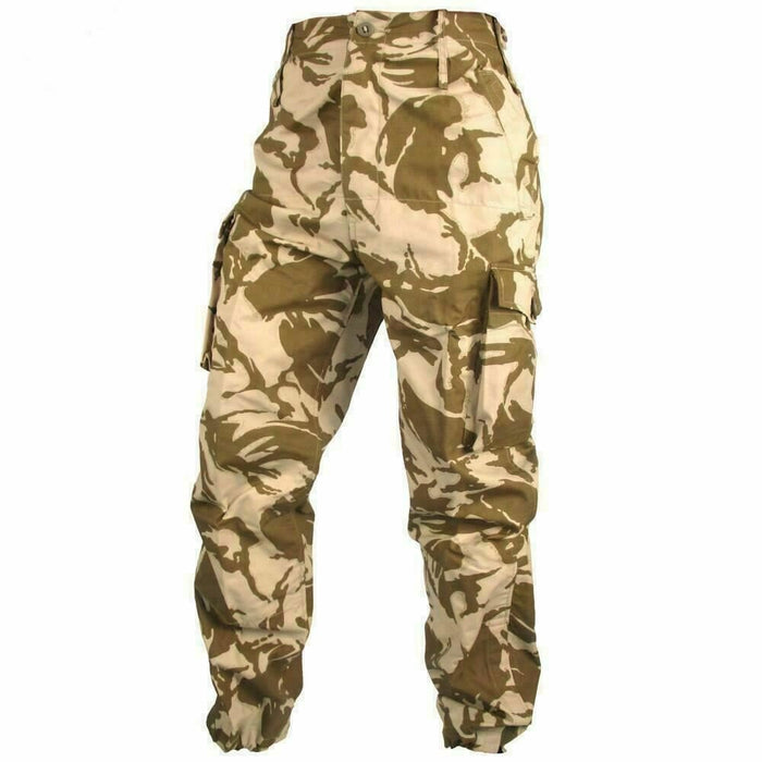 Echte Wüstentarn-Kampfhose der britischen Armee mit Cargotaschen und verstellbaren Hosenbeinen für den rauen Einsatz im Freien