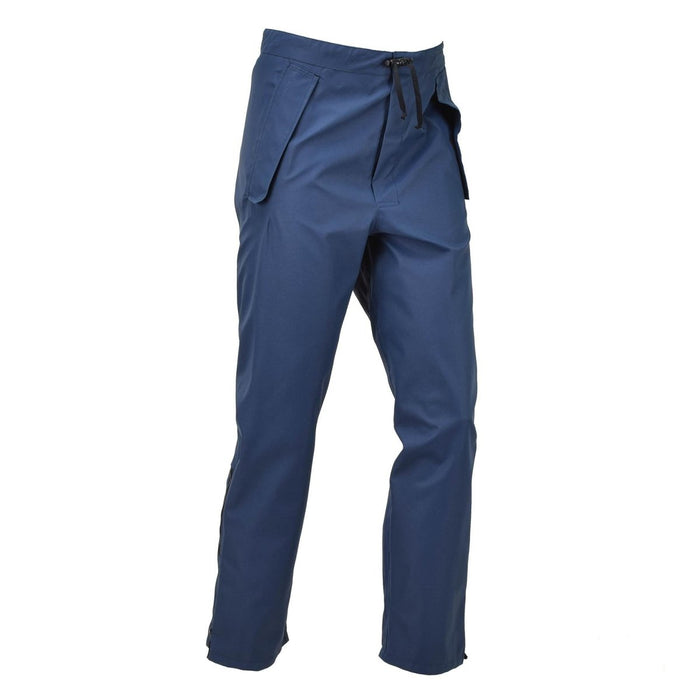 Blaue, echte, wasserdichte Hose der britischen RAF MVP mit verstellbaren Bündchen und mehreren Taschen für den Einsatz im Freien und beim Militär.