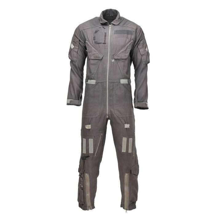 Vintage-Pilotenoverall der niederländischen Luftwaffe aus abgenutztem, grauem Militärüberschuss mit mehreren Taschen und Reißverschluss vorne