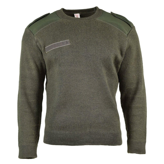 Olivgrüner echter französischer Armeepullover mit verstärkten Schultern und Ellbogen, Rundhalsausschnitt, strapazierfähiger Militärpullover.