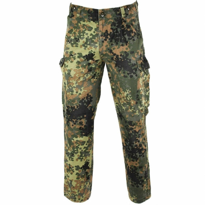 Echte Flecktarn-Tarn-Kampfhose der Bundeswehr mit mehreren sicheren Taschen für den Outdoor- und Militäreinsatz.