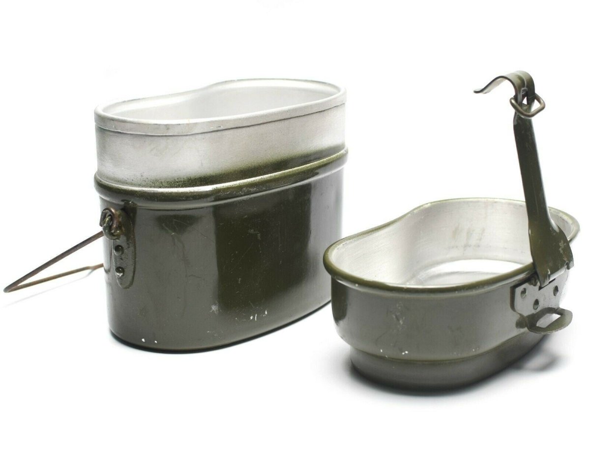 Echtes Essgeschirr der ungarischen Armee. Aluminium-Militär-Bowlertopf, 2-teiliges Set