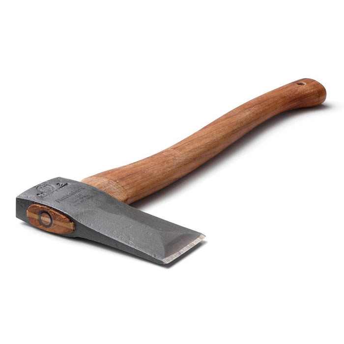 HULTAFORS Spaltaxt mit sandgestrahltem Eisenkopf und gebogenem Hickorystiel für effizientes Holzspalten.