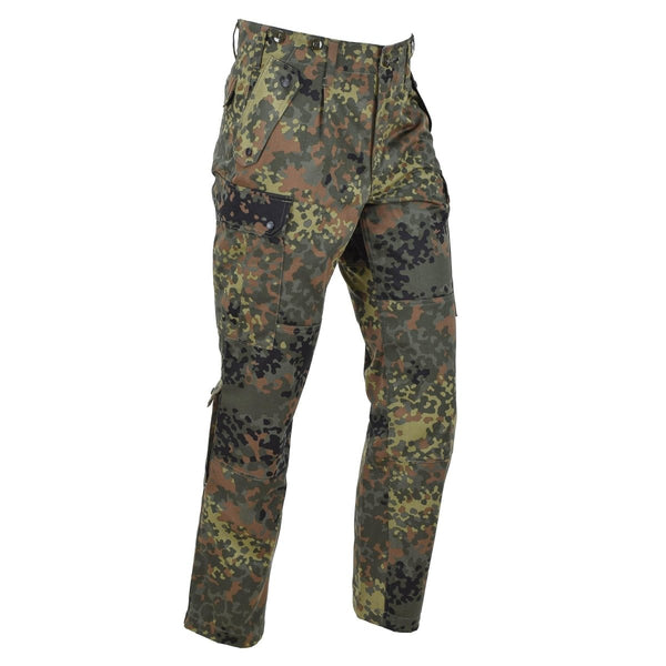 Leo Kohler BDU pants in Bundeswehr flecktarn camo with reinforced knees and cargo pockets for tactical use.