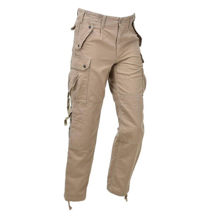 Khakifarbene Leo Kohler Commando BDU-Hose aus verstärkter Baumwolle mit mehreren Taschen für Haltbarkeit und Funktionalität.