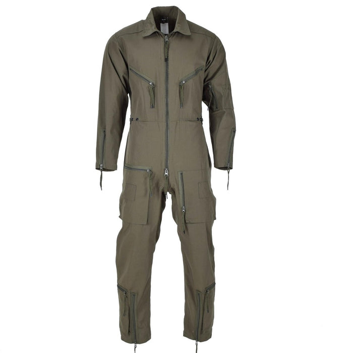 Mil-Tec olivgrüner Herrenoverall im Bundeswehrstil mit mehreren Reißverschlusstaschen und strapazierfähigem Stoff.