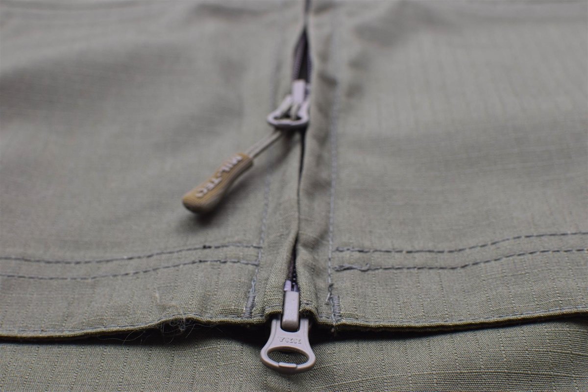 Chimera-Jacke im Militärstil der Marke Mil-Tec aus olivgrüner Ripstop-Kampfuniform