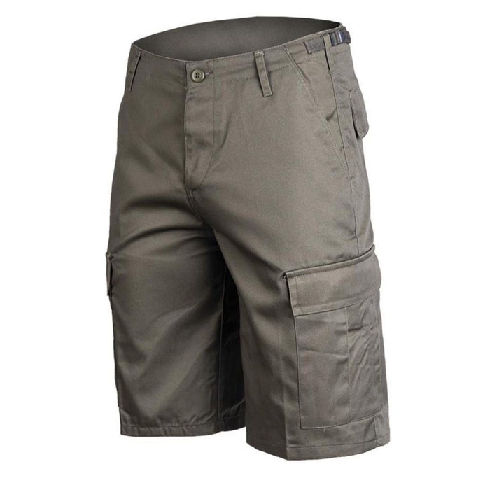Mil-Tec olivgrüne Cargo-Bermudashorts im Militärstil mit mehreren Taschen und verstellbarer Taille für Komfort und Zweckmäßigkeit.