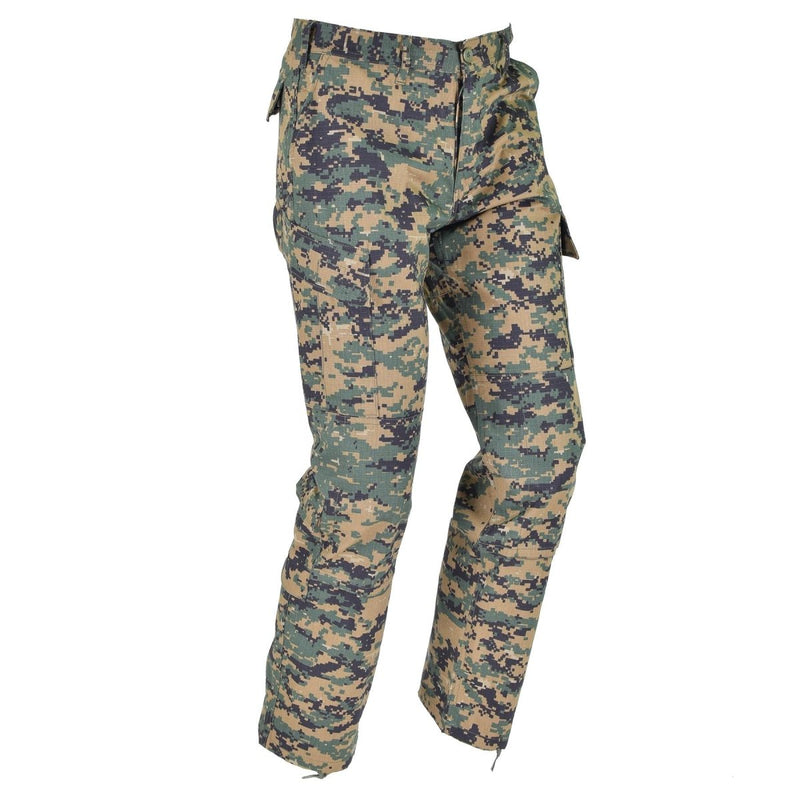 Mil-Tec U.S. Army-style digital woodland camo pants with durable ripstop fabric and multiple cargo pockets for outdoor use.