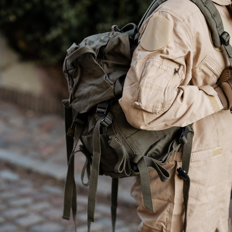 Original Österreichischer militärischer taktischer Rucksack, abnehmbare obere Abdeckung, 25 l, OD Grün