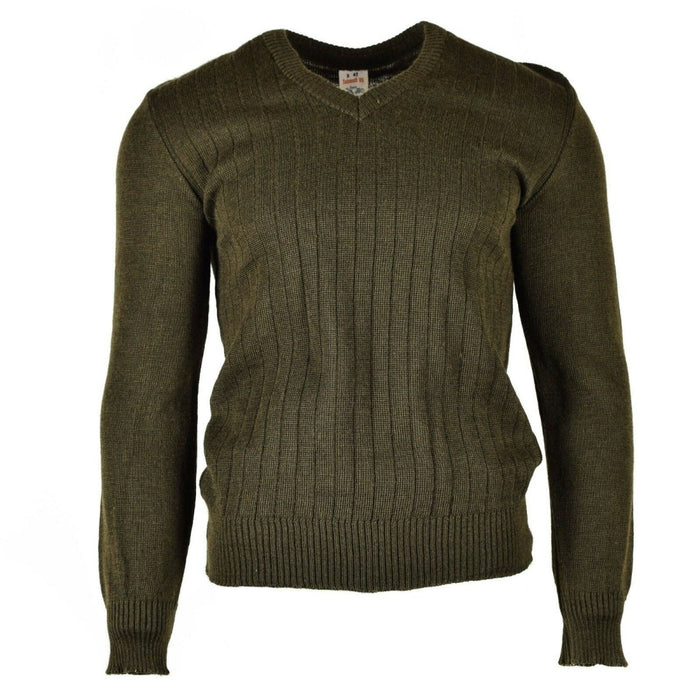 Originaler M85-Pullover mit V-Ausschnitt der tschechischen Armee aus brauner Wollmischung, langlebig, warm und stilvoll für Outdoor- und Freizeitkleidung.