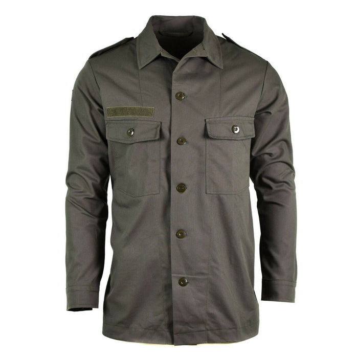 Originale M65-Feldhemdjacke der niederländischen Armee in Olivgrün mit Brusttaschen und Schulterklappen, Militärstil und langlebigem Design.