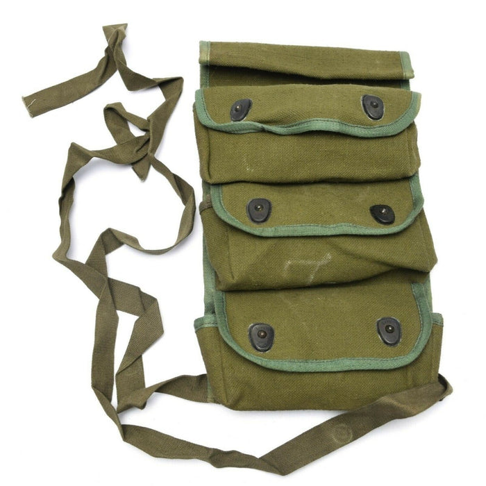 Originaler Vintage-Granatenbeutel der französischen Armee mit drei Fächern, strapazierfähigem Canvas und Knopfverschlüssen zur sicheren Munitionsaufbewahrung