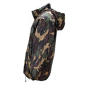 Original ungarische militärische wasserdichte Jacke mit aufrollbarer Kapuze, Knopfleiste, M93-Camouflage