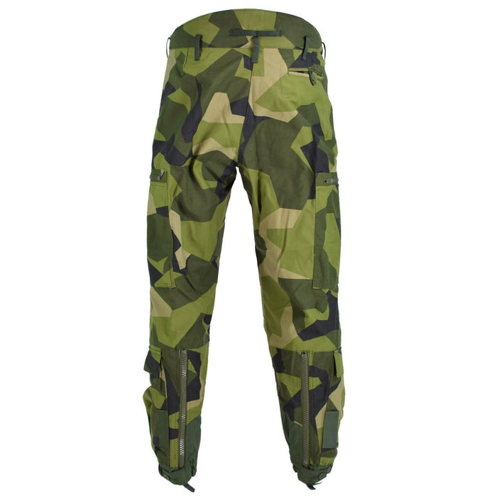 Authentische schwedische M90 ​​Splinter Tarn-Thermo-Tankhose mit starker Isolierung und strapazierfähigem Polycotton-Mischgewebe.
