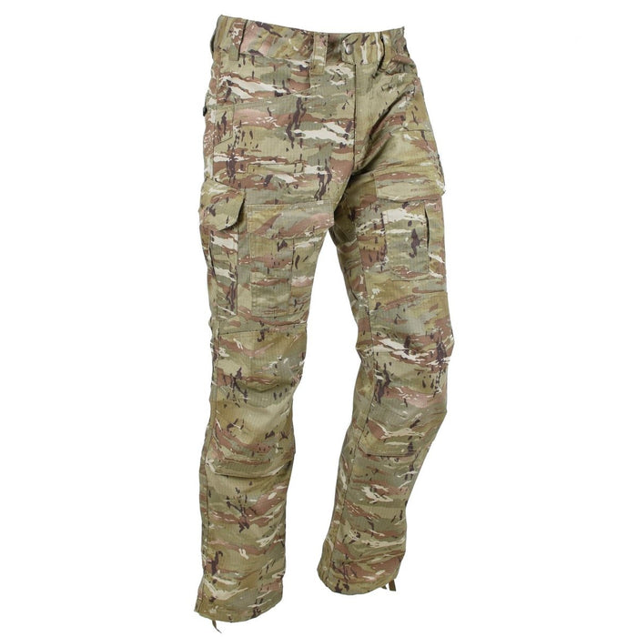 Pentagon Lycos Combat-Hose aus Pentacamo-Ripstop-Gewebe mit Cargotaschen, verstärkten Knien und verstellbaren Bündchen für den taktischen Einsatz.