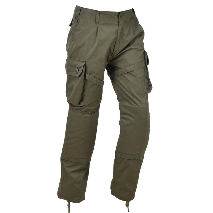 Olivgrüne TACGEAR-Militär-Cargohose mit Ripstop-Gewebe, verstärkten Knien und mehreren taktischen Taschen für Haltbarkeit und Aufbewahrung