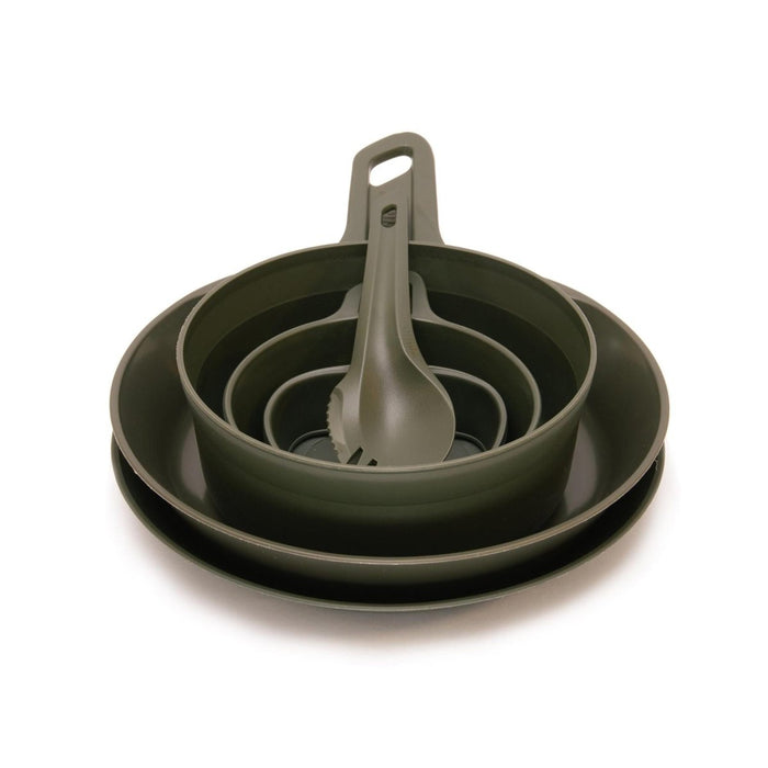 Olivgrünes Wildo EXPLORER KIT mit stapelbaren Tellern, Schüsseln und einem leichten, BPA-freien Campinggeschirrset mit Göffel
